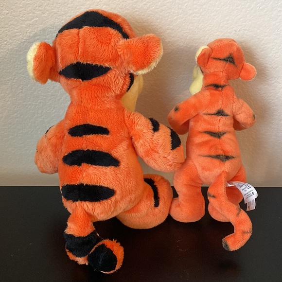 Disney, Disney Tigger Plush Winnie the Pooh, Tigger Toy Set, 30cm & 24cm long - Picture 2 of 2